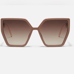 NIB QUAY WOMANS SUNGLASSES BEIGE